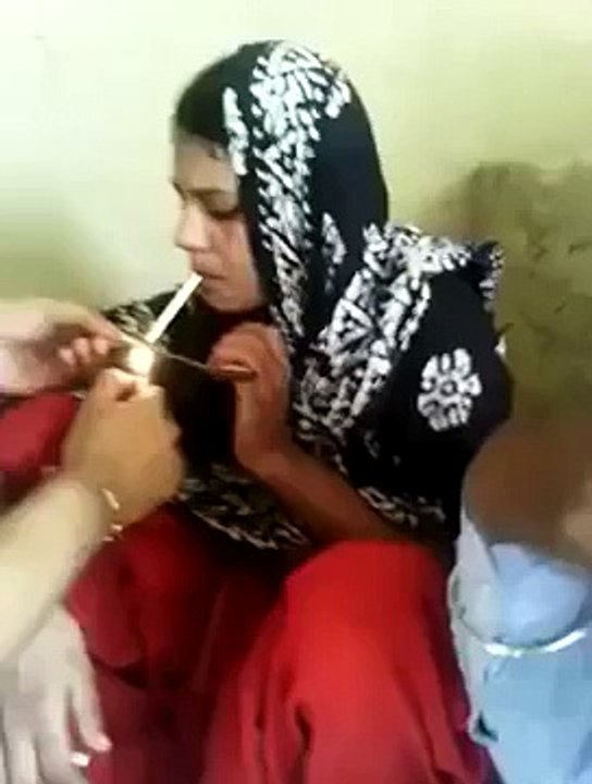 Caught on Camera Girl Smoking and Doing Drugs in Punjab