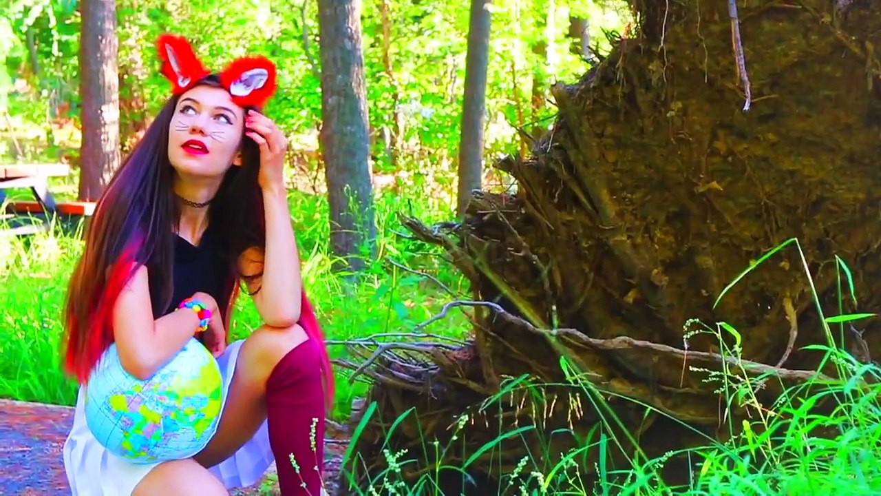 DIY Clever Last Minute Halloween Costume Ideas! | Cheap and Easy!