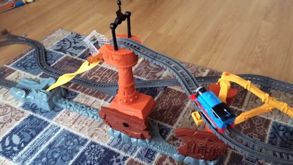 Thomas and Friends with Funny Cat Tomas el Tren en Español 토마스와친구들