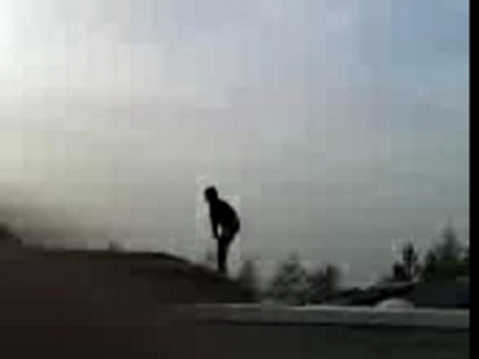 jerémi salto arière sur 1 toi yamakasi