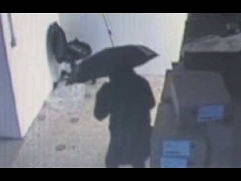 Torino - Furti a Bancomat, presa la banda dell'ombrello (03.11.15)