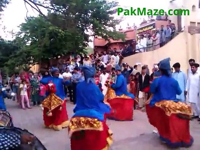 Punjabi funny dance videos clips 2015 Pakistani dhol, tappe, bhangra