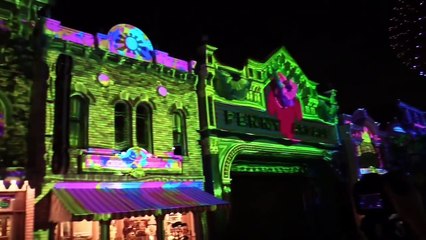 FULL Disneyland Forever fireworks debut with Main Street projections for 60th anniversary