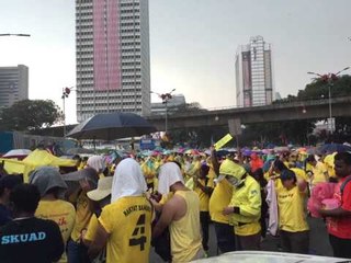 Rain infront of Bangunan Sultan Abdul Samad