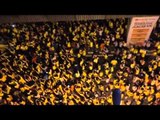 Thousand of Bersih 4.o participants gathering in front of Masjek Jamek LRT