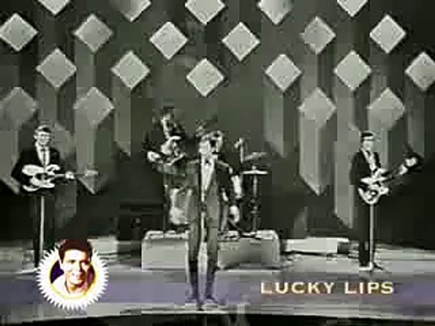 ⁣Lucky Lips - Cliff Richard & The Shadows