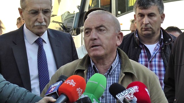 Report TV - Protestë e shoqatës së transportit të udhëtarëve Tiranë - Elbasan