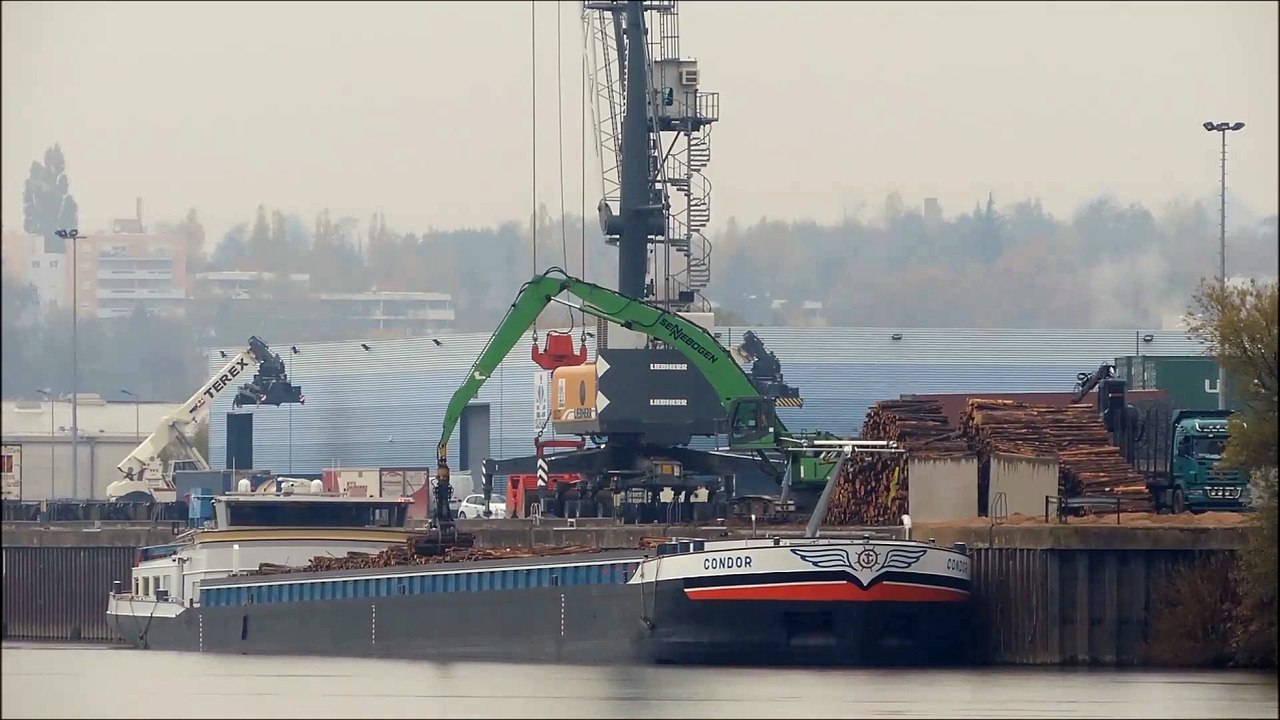 Le CONDOR en chargement à Mâcon le 3 novembre 2015