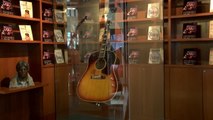 Guitarra roubada de John Lennon em 1963 é encontrada!