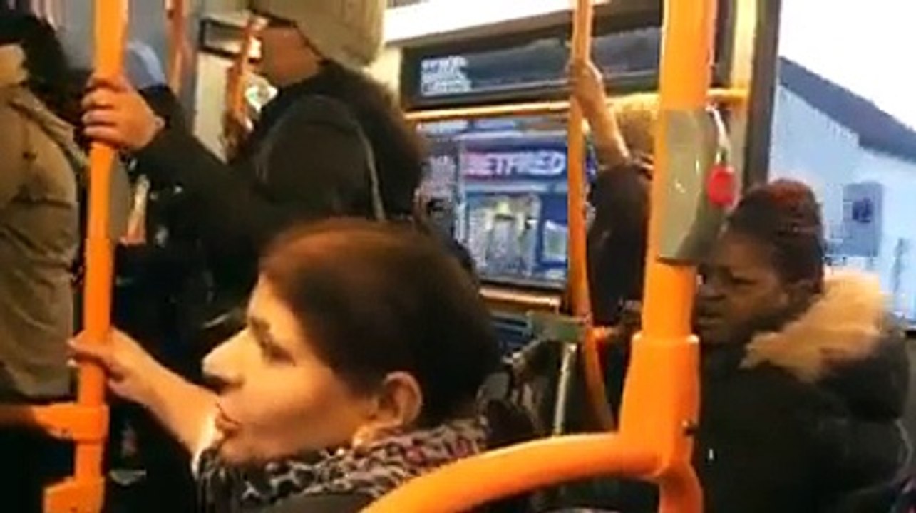 How Pakistani Aunty  London During Bus Traveling