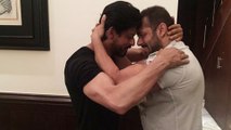 Watch: Salman Khan Hugs & Wishes Shahrukh Khan | #SRKTurns50