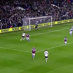 Árbitro comemora gol de time inglês