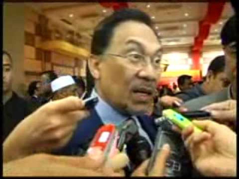 FMT 21DIS-PUCUK PIMPINAN PAKATAN RAKYAT SOKONG PENDAFTARAN PR.wmv