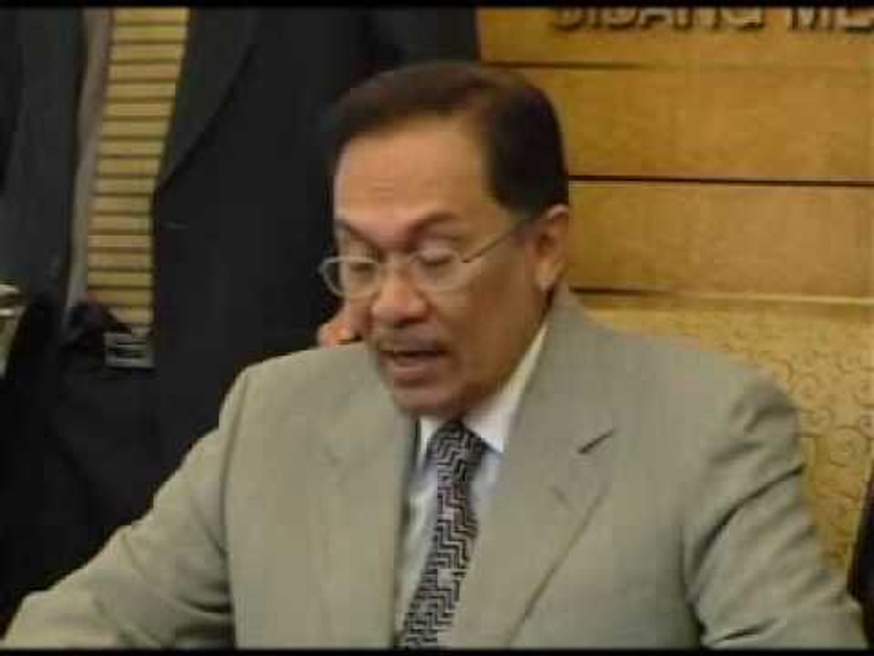 FMT 10DIS - ANWAR KEBERGANTUNGAN NEGARA TERHADAP PETRONAS HARUS DIHENTIKAN.wmv