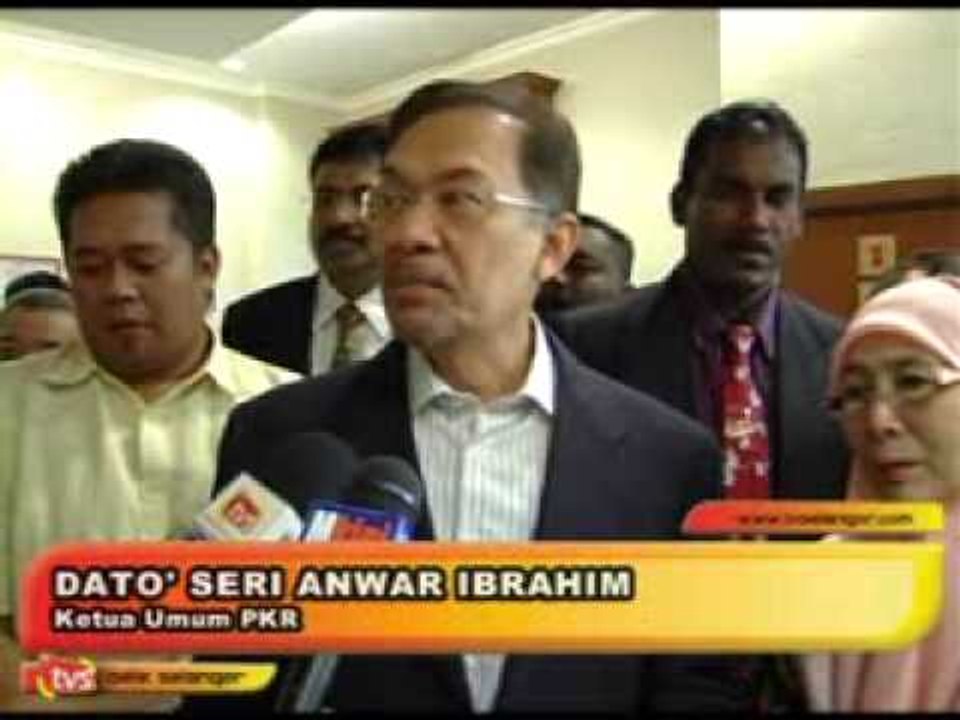 FMT 23NOV   Permit ceramah ditarik semula,polis masih di perguna UMNO BN