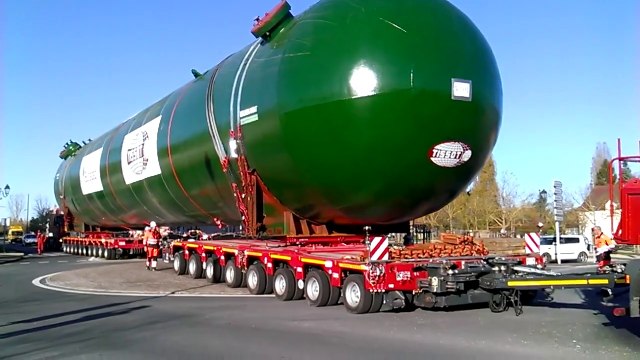 Convoi exceptionnel impressionnant