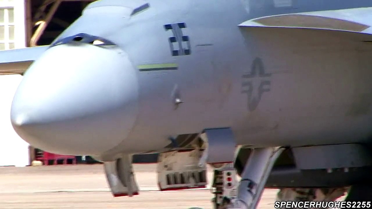 2012 NAF El Centro Air Show F/A 18E Super Hornet Demo & Legacy Flight