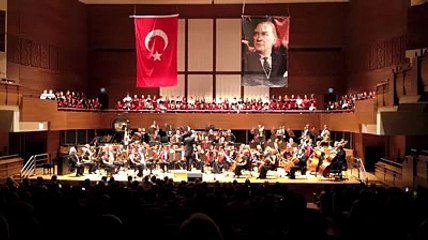 23 Nisan Özel Konserinden 23 Nisan şarkısı