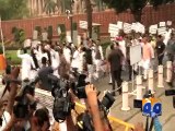Rahul lead Cong march to Rashtrapati Bhavan over -Geo Report 03 Nov 2015
