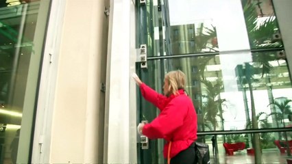 France's Spiderman climbs skyscraper in Paris