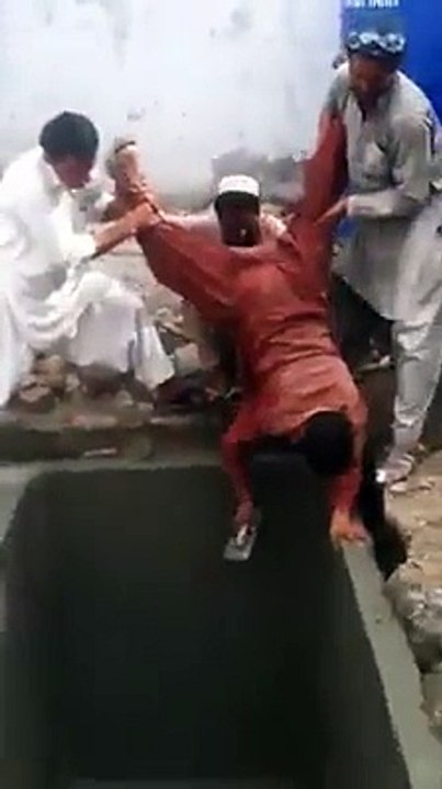 پاکستانی پٹھان کی دلچسپ'سول انجینئرنگ'