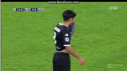 Mahmoud Dahoud shot chance