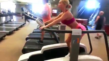 Сексуальный серфинг/Coco's Booty Workout On Surf Board Machine