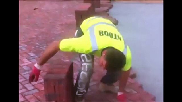 Fastest workman in the world Builder laying more than 90 bricks a minute
