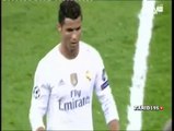 Real Madrid CF vs Paris Saint Germain FC - Cristiano Ronaldo Talks To Laurent Blanc