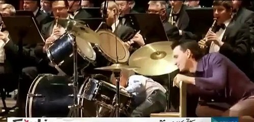 zra ht ke play 3yr old drums