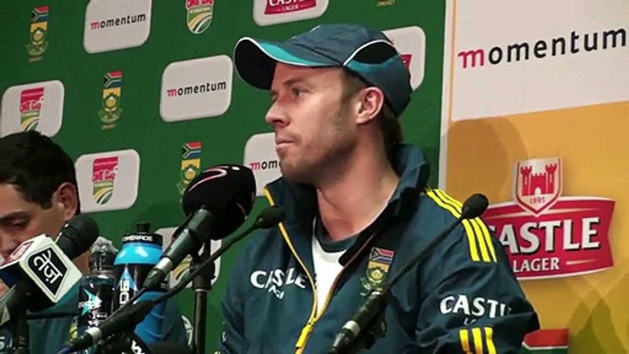 Indian bowling is weaker than Pakistan -  De Villiers