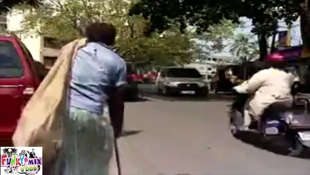 Shocking Bogus & Fake Beggar Being Physically Fit Pretends Being Handicapped
