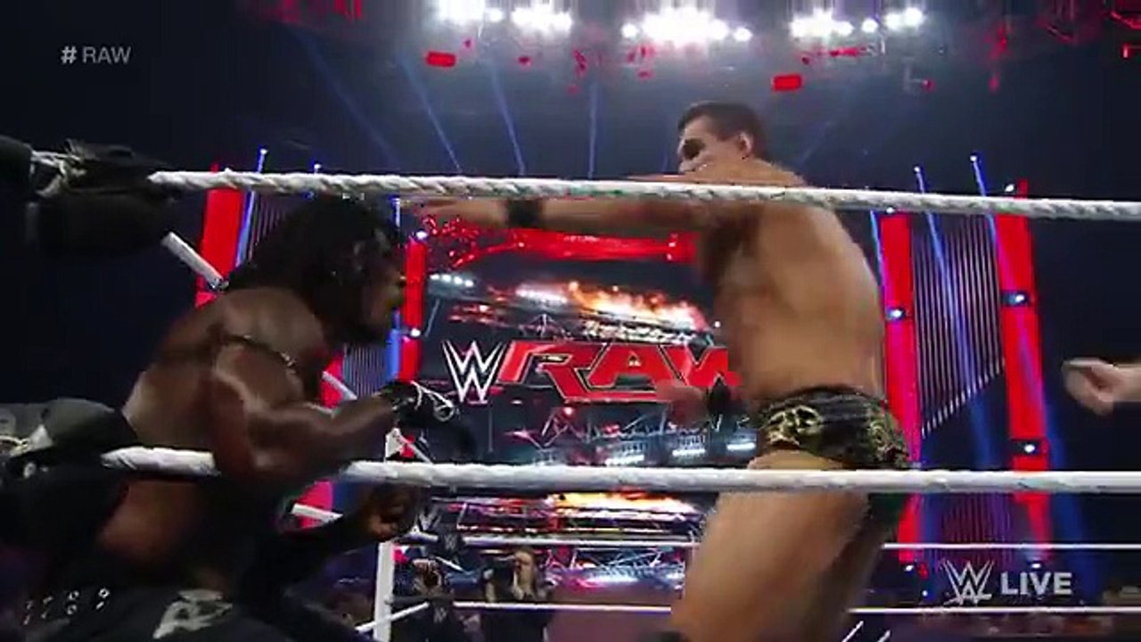 Raw, November 2, 2015