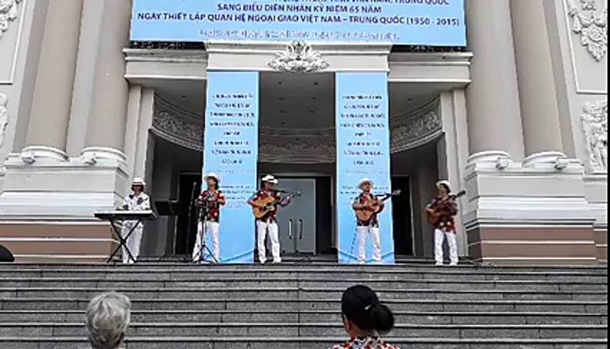 Giải Trí Đình Hùng. BAN NHAC FLAMENCO , NHÀ HÁT LỚN