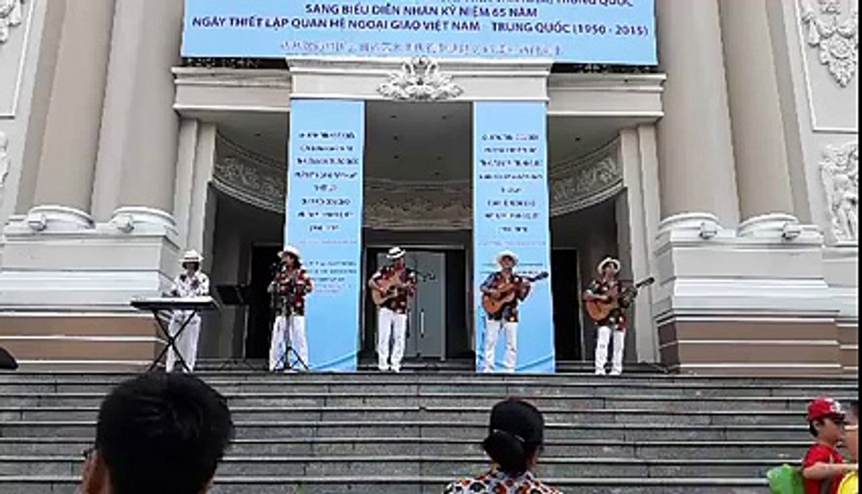 LA BAMBA - BAN NHAC FLAMENCO GIPSY FIRE - NHÀ HÁT LỚN