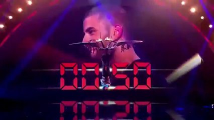 The best magician in the world !! This man scared and amazed everyone