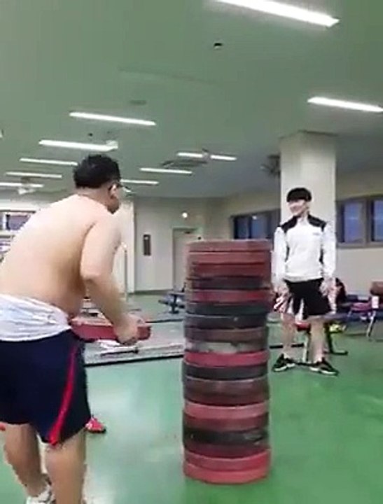 Amazing High Jump Strength