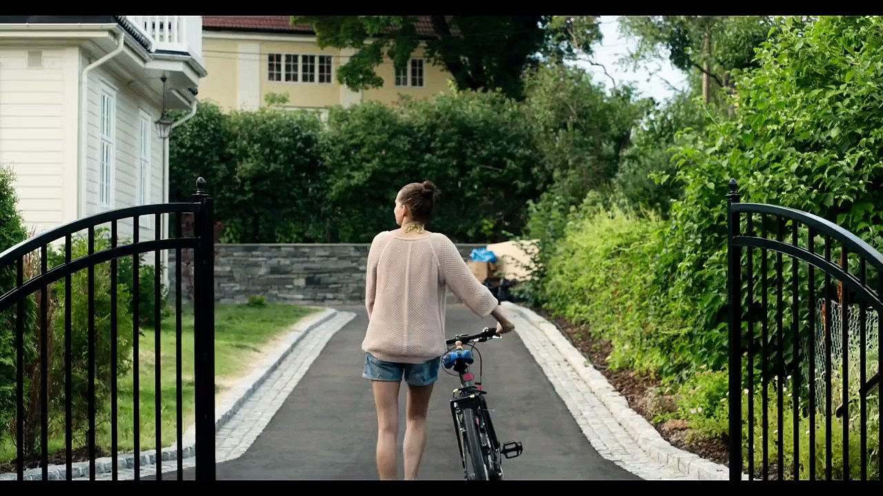 SVENSKJÄVEL / UNDERDOG (Trailer)