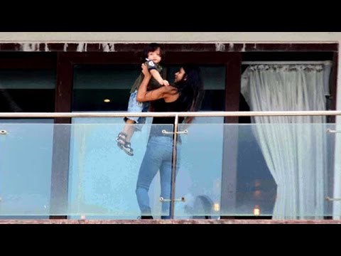 Shahrukh Khan's Daughter Suhana With AbRam In Mannat