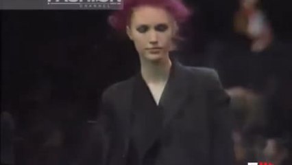 COMME DES GARCONS Autumn Winter 1992 1993 Paris 1 of 3 Pret a Porter Woman by Fashion Channel