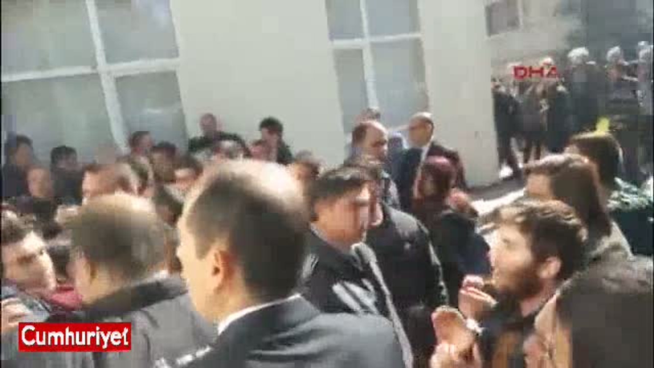 Eskişehir'de özel güvenlik ve polislerden öğrencilere sert müdahale