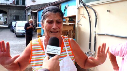 Aversa (CE) - Abbattimento del tetto, la disperazione di Maria (04.11.15)