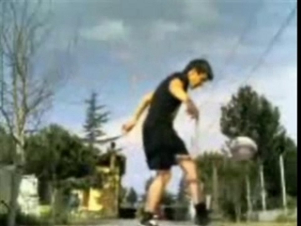 Emanuele freestyle numeri con il pallone