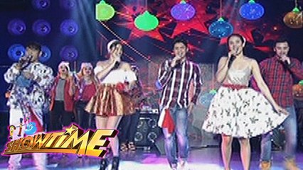 It's Showtime: It's Showtime hosts with Aegis Band sing Pinoy Christmas carols