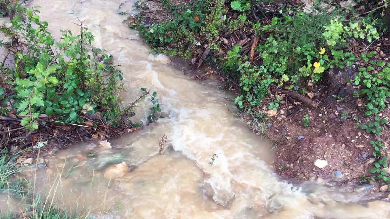 Eau météorique et aven de Planesselve