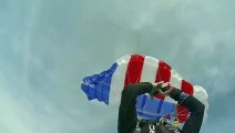 Buzz : Une championne de skydiving enflamme son parachute en plein saut !
