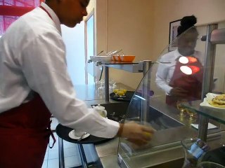 Grandvilliers : les élèves du lycée professionnel reçoivent les peronnes âgées au restaurant d'application