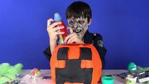 Play-Doh Creeper Pumpkin Surprise and a Zombie Policeman - Creepy!