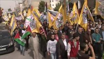 مسيرة حاشدة بالخليل تطالب باسترداد جثامين الشهداء
