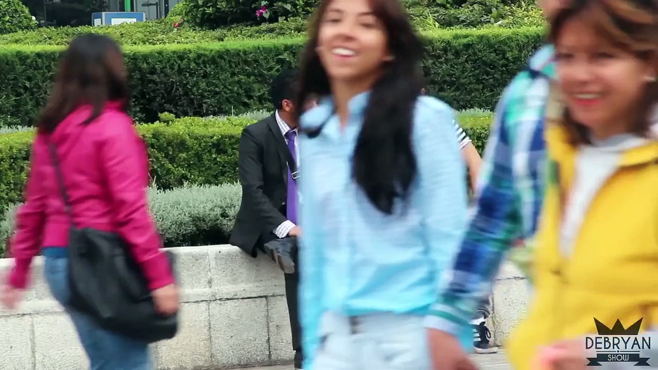 ► Retos Callejeros | Rix vs DebRyanShow | Bromas